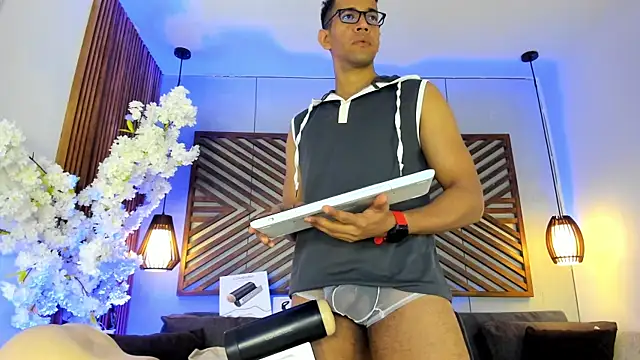 Snapshot of JacobDraven chatting on August 7, 7:43 am JacobDraven online show from August 7, 7:43 am