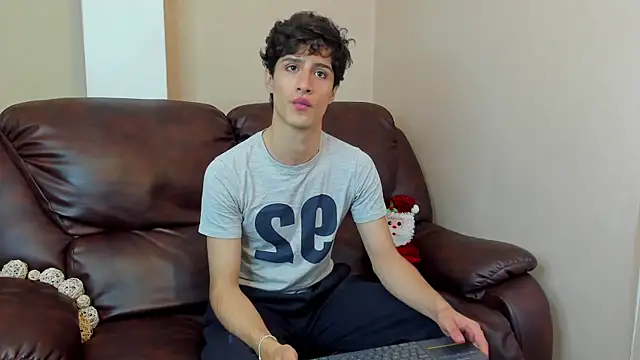 Snapshot of Xam_Collen chatting on December 18, 3:51 pm Xam Collen online show from December 18, 3:51 pm