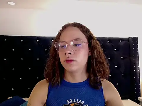 Snapshot of bycandy_ chatting on October 1, 1:39 pm bycandy online show from October 1, 1:39 pm