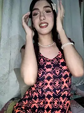 Snapshot of Emily-hottson chatting on October 11, 5:28 am Emily-hottson online show from October 11, 5:28 am