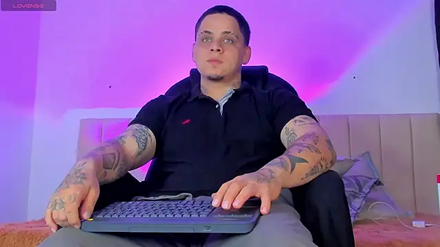 Snapshot of denis_munera chatting on September 19, 10:49 am denis munera online show from September 19, 10:49 am