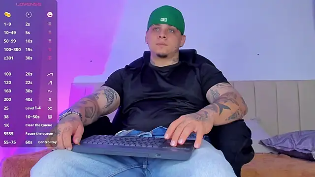 Snapshot of denis_munera chatting on September 24, 10:29 am denis munera online show from September 24, 10:29 am