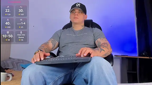 Snapshot of denis_munera chatting on October 16, 9:54 am denis munera online show from October 16, 9:54 am