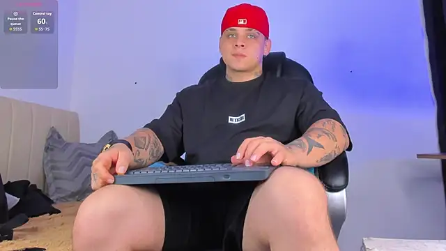 Snapshot of denis_munera chatting on October 28, 9:46 am denis munera online show from October 28, 9:46 am