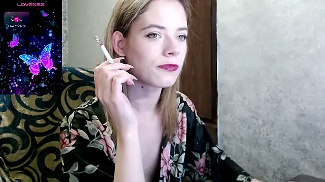 Snapshot of Kate__Loves chatting on November 18, 7:18 pm Kate Loves online show from November 18, 7:18 pm