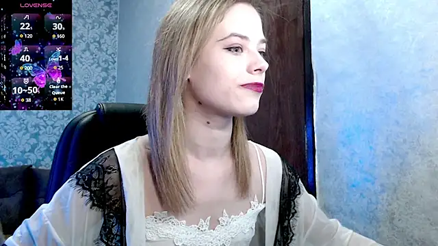 Kate  Loves online show from March 15, 7:20 pm