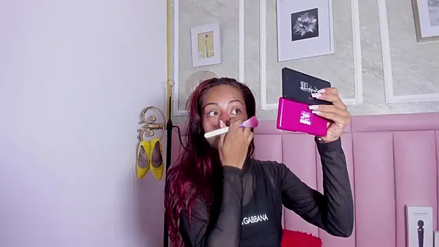 HoollyHendrix online show from January 10, 12:51 pm