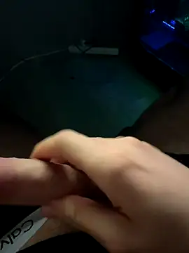 Snapshot of jstntz chatting on November 9, 12:09 am jstntz online show from November 9, 12:09 am