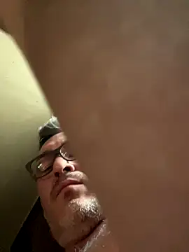 Snapshot of countryboi2002 chatting on September 16, 12:11 am countryboi2002 online show from September 16, 12:11 am