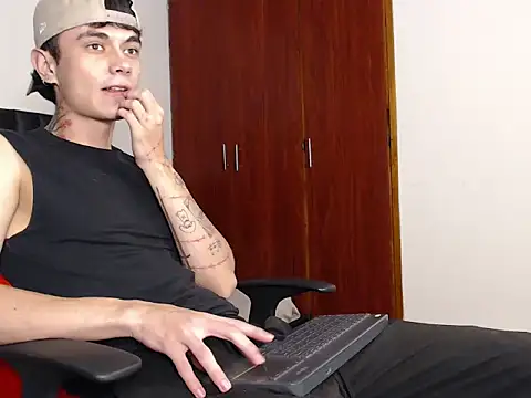 Snapshot of jaico_santos chatting on October 21, 11:05 pm jaico santos online show from October 21, 11:05 pm