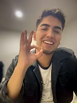 Snapshot of tomy_hot20 chatting on November 9, 2:43 am tomy hot20 online show from November 9, 2:43 am