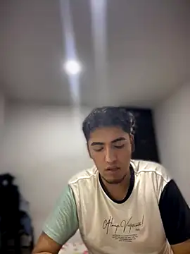 Snapshot of tomy_hot20 chatting on November 13, 2:21 am tomy hot20 online show from November 13, 2:21 am