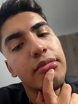 Snapshot of tomy_hot20 chatting on November 24, 2:22 am tomy hot20 online show from November 24, 2:22 am