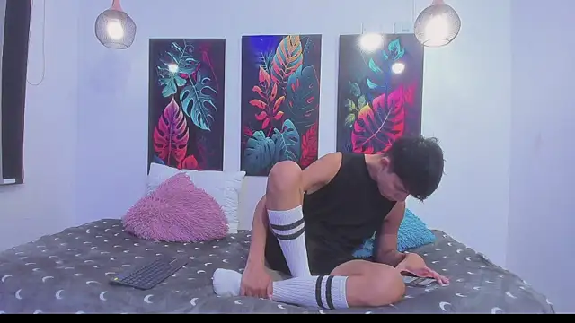 Zacktorres  online show from June 7, 12:04 am