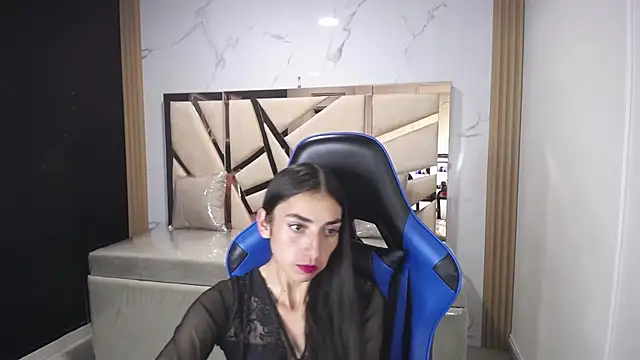 Snapshot of Maily_a_ chatting on November 7, 8:20 pm Maily a online show from November 7, 8:20 pm