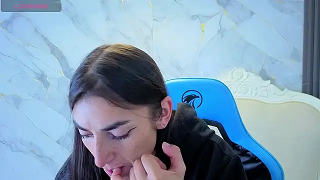 Maily a  online show from April 25, 1:41 pm