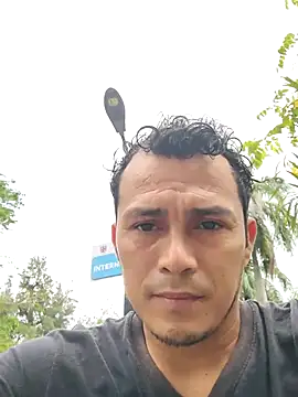 elflacodel25 online show from May 4, 4:14 pm