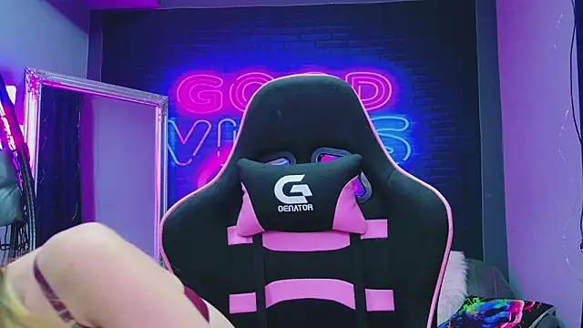 CoraVex online show from February 3, 6:40 am