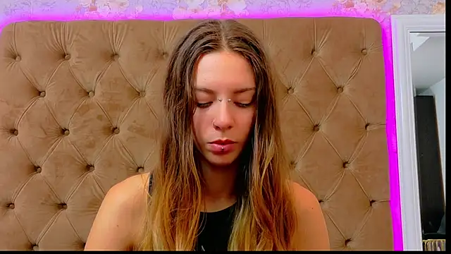 Snapshot of CoraVex chatting on June 11, 3:48 am CoraVex online show from June 11, 3:48 am