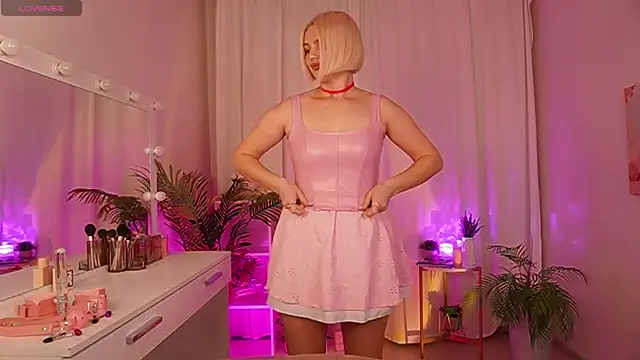 Amelia Wells online show from October 13, 5:18 am