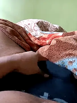 Snapshot of romero115 chatting on December 5, 2:25 pm romero115 online show from December 5, 2:25 pm