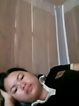 emly-xinh18 online show from September 26, 9:24 am