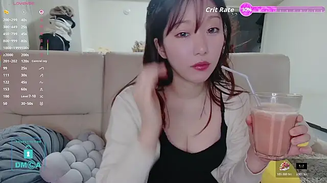 Snapshot of M_Kaede chatting on December 18, 5:02 am M Kaede online show from December 18, 5:02 am