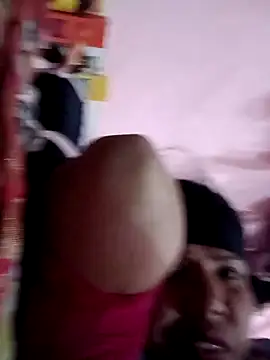 Snapshot of Hott_locky chatting on November 10, 11:15 pm Hott locky online show from November 10, 11:15 pm