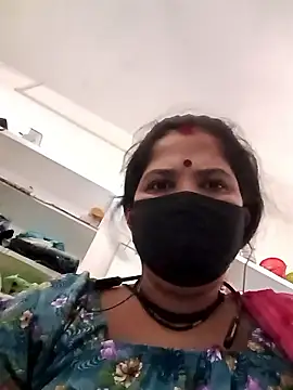 Snapshot of Hott_locky chatting on June 12, 10:03 am Hott locky online show from June 12, 10:03 am