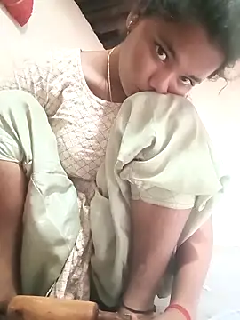 Snapshot of Hot_Shredha chatting on September 28, 2:39 am Hot Shredha online show from September 28, 2:39 am