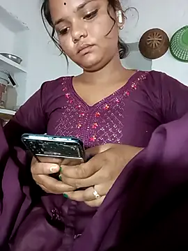 Snapshot of Hot_Shredha chatting on October 18, 10:49 am Hot Shredha online show from October 18, 10:49 am