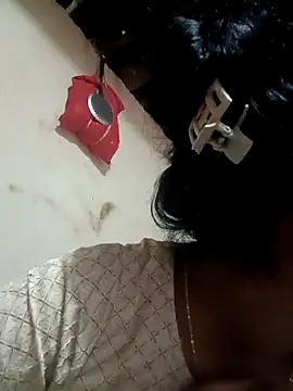 Snapshot of Hot_Shredha chatting on October 27, 3:32 am Hot Shredha online show from October 27, 3:32 am