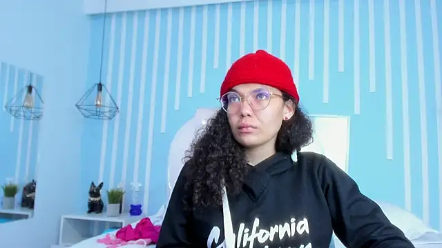 SweetStarr  online show from October 8, 12:47 pm