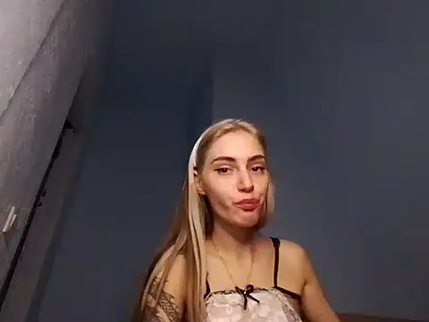 lesyawhite online show from October 24, 4:14 pm