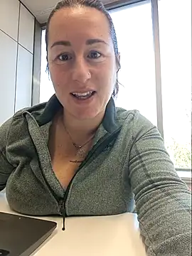 bichota85 online show from January 12, 9:47 am