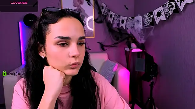 ariana ross7 online show from October 25, 7:08 pm