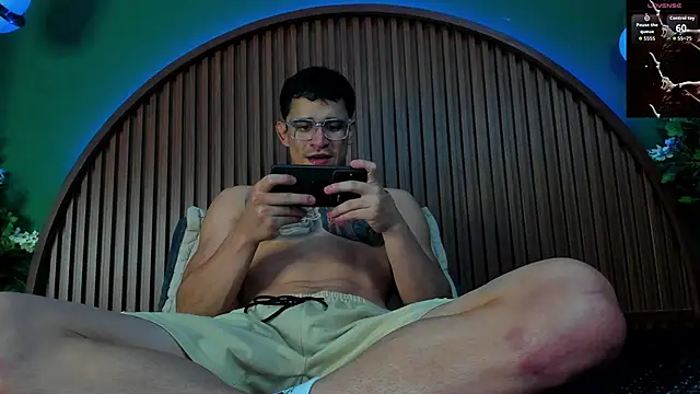 Snapshot of JeergMuscle chatting on November 19, 4:23 am JeergMuscle online show from November 19, 4:23 am