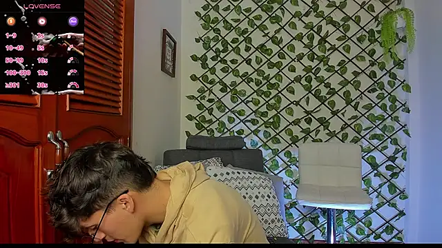 bellmontneon online show from November 21, 11:31 am