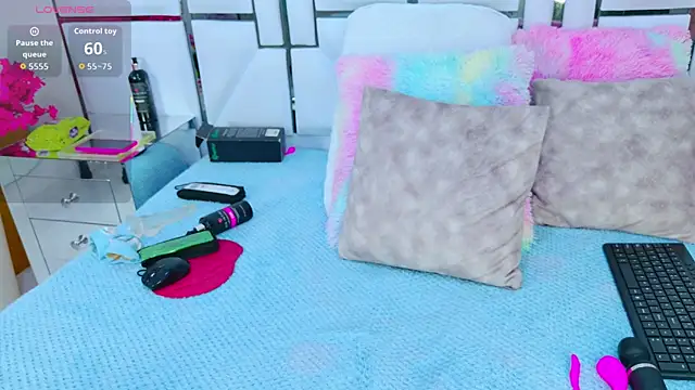 SabrinnaTaylor online show from November 18, 7:07 pm