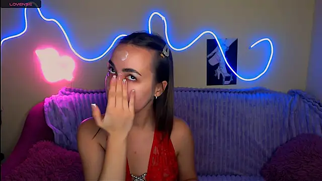 Snapshot of Mia_cutie77 chatting on October 12, 9:19 am Mia cutie77 online show from October 12, 9:19 am