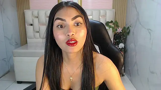 lissandra s online show from November 18, 8:35 pm