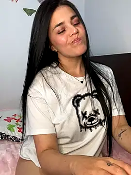 Snapshot of sophy_whiite_ chatting on October 8, 9:45 pm sophy whiite  online show from October 8, 9:45 pm