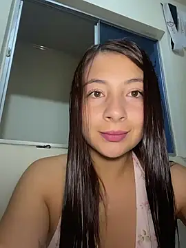 Snapshot of Karlee_Grey1 chatting on October 28, 2:15 am Karlee Grey1 online show from October 28, 2:15 am