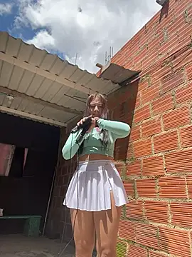 Snapshot of Karlee_Grey1 chatting on November 18, 4:22 pm Karlee Grey1 online show from November 18, 4:22 pm