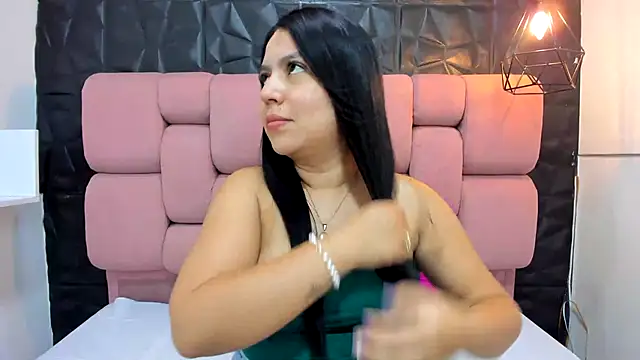 Snapshot of TessaCollinns chatting on September 26, 2:21 pm TessaCollinns online show from September 26, 2:21 pm