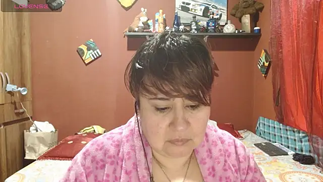 Snapshot of Sasharosee2 chatting on November 5, 12:38 pm Sasharosee2 online show from November 5, 12:38 pm