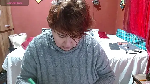 Snapshot of Sasharosee2 chatting on December 2, 1:17 pm Sasharosee2 online show from December 2, 1:17 pm