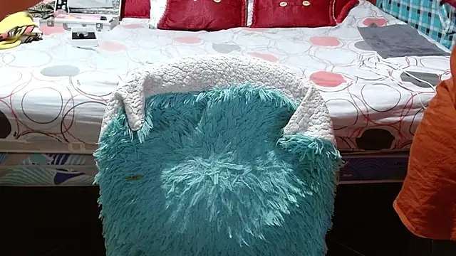 Snapshot of Sasharosee2 chatting on December 14, 12:43 pm Sasharosee2 online show from December 14, 12:43 pm