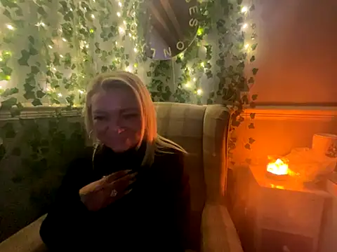 BonnyDesire online show from November 16, 4:34 pm