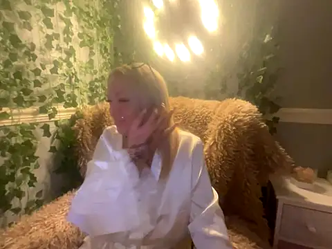 BonnyDesire online show from November 30, 7:18 pm